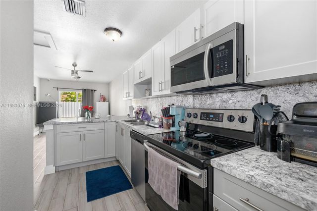 2419 NW 101st St, Miami, FL 33147