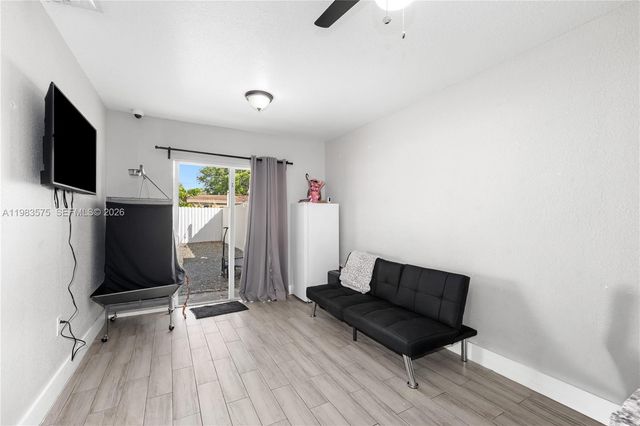 2419 NW 101st St, Miami, FL 33147