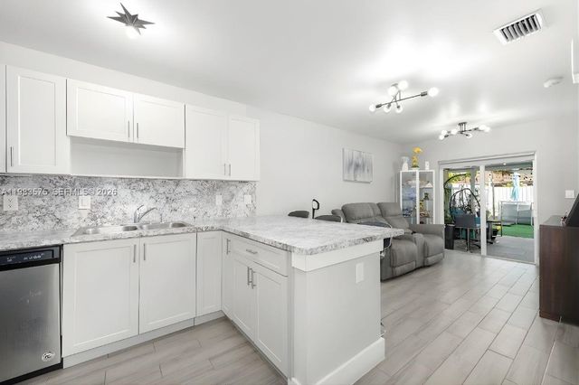 2419 NW 101st St, Miami, FL 33147