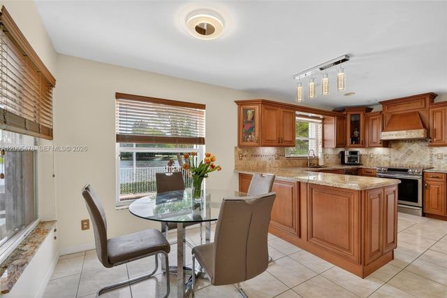 7753 Cedar Hurst Ct, Lake Worth, FL 33467
