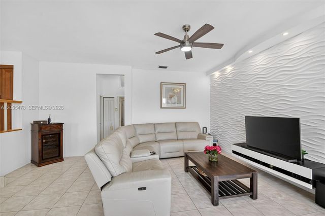 7753 Cedar Hurst Ct, Lake Worth, FL 33467