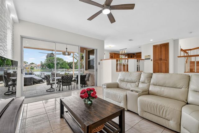 7753 Cedar Hurst Ct, Lake Worth, FL 33467