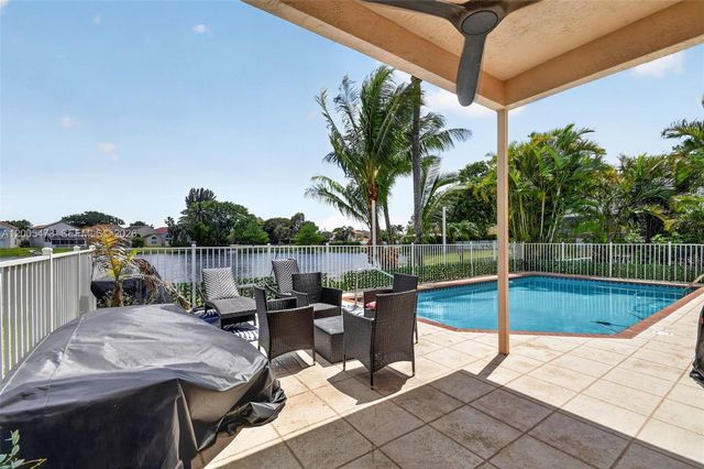 7753 Cedar Hurst Ct, Lake Worth, FL 33467