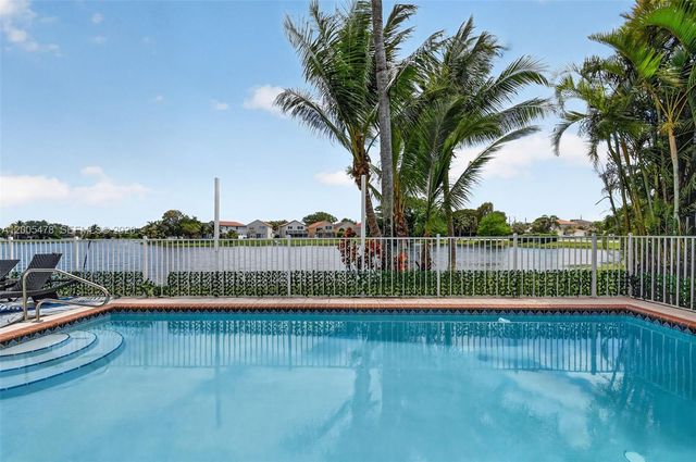 7753 Cedar Hurst Ct, Lake Worth, FL 33467
