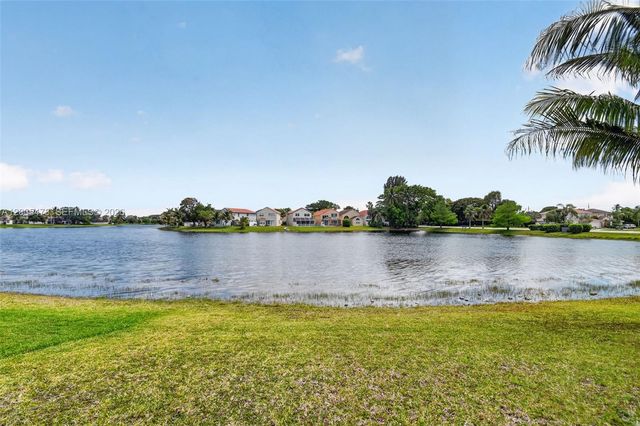 7753 Cedar Hurst Ct, Lake Worth, FL 33467