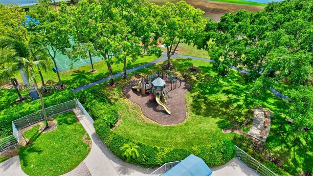 7753 Cedar Hurst Ct, Lake Worth, FL 33467
