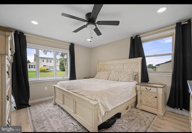1 HAMILTON DR, Clementon, NJ 08021