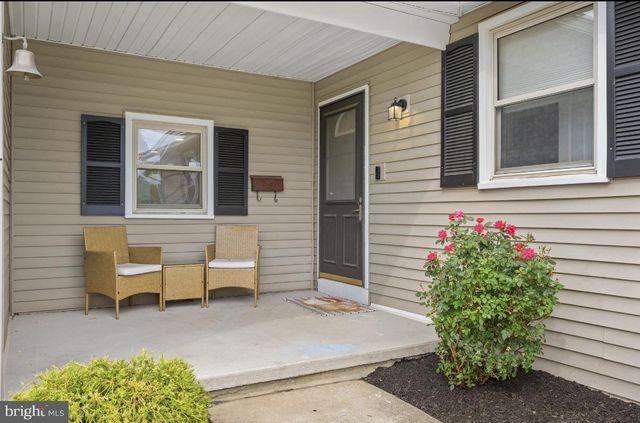 1 HAMILTON DR, Clementon, NJ 08021