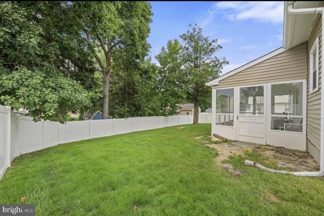 1 HAMILTON DR, Clementon, NJ 08021