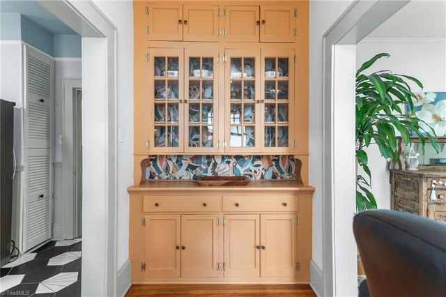 949 Hutton Street, Winston-salem, NC 27101