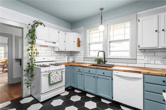 949 Hutton Street, Winston-salem, NC 27101