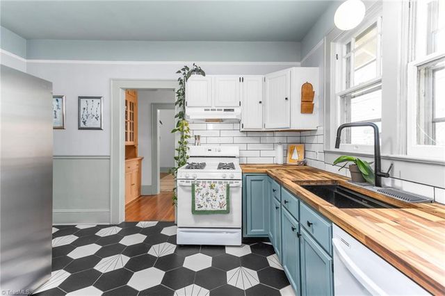 949 Hutton Street, Winston-salem, NC 27101