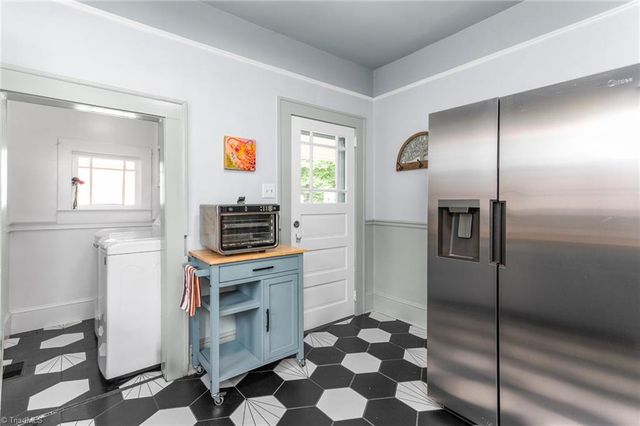 949 Hutton Street, Winston-salem, NC 27101
