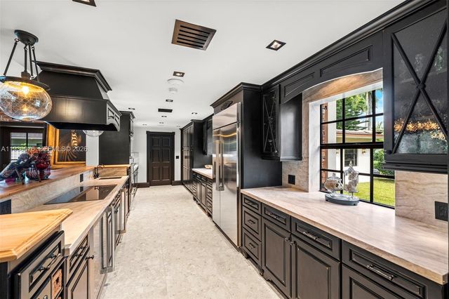 980 Belle Meade Island Dr, Miami, FL 33138