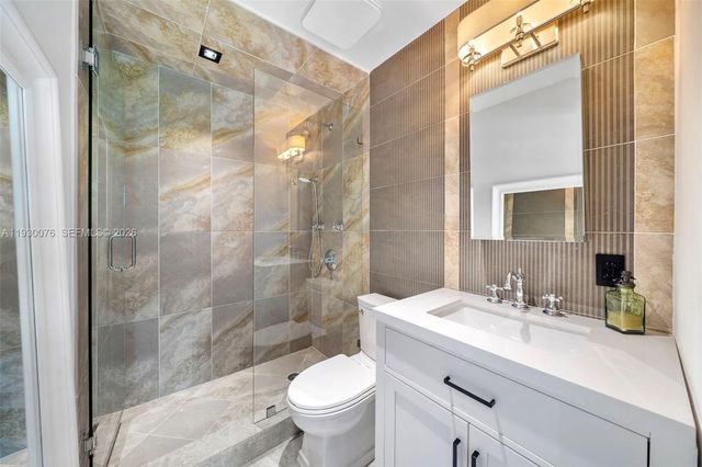 980 Belle Meade Island Dr, Miami, FL 33138