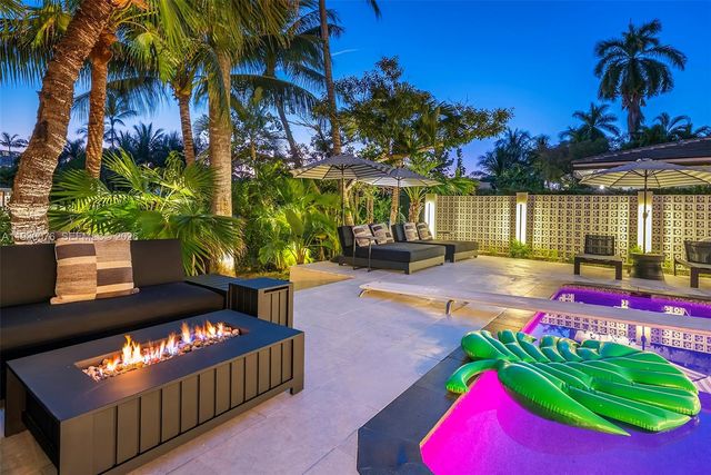 980 Belle Meade Island Dr, Miami, FL 33138