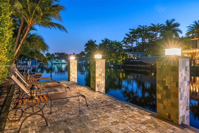 980 Belle Meade Island Dr, Miami, FL 33138