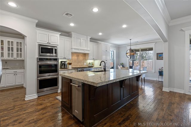 5104 W Birmingham Street, Broken Arrow, OK 74011