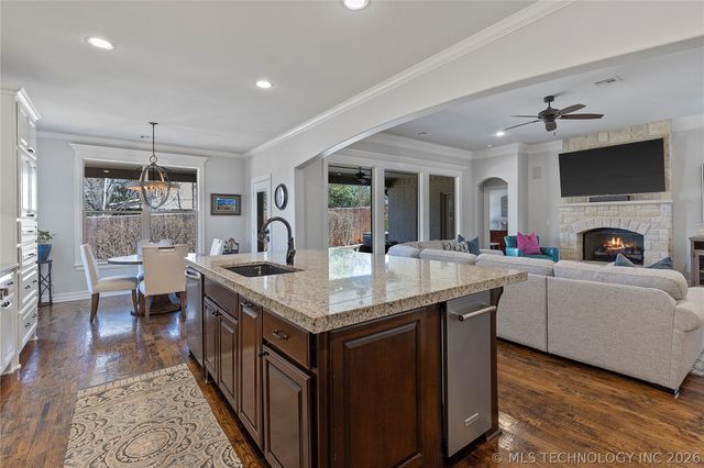 5104 W Birmingham Street, Broken Arrow, OK 74011