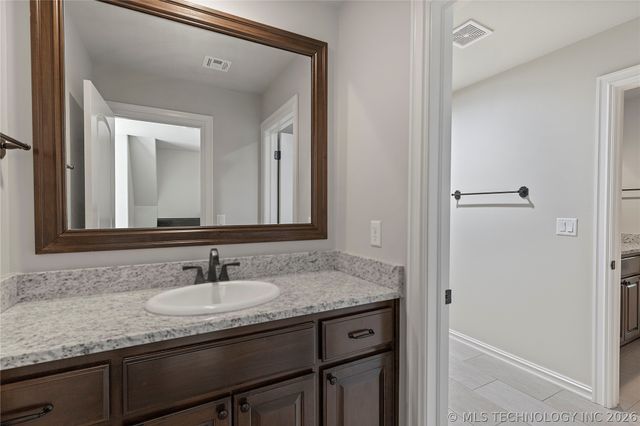 5104 W Birmingham Street, Broken Arrow, OK 74011