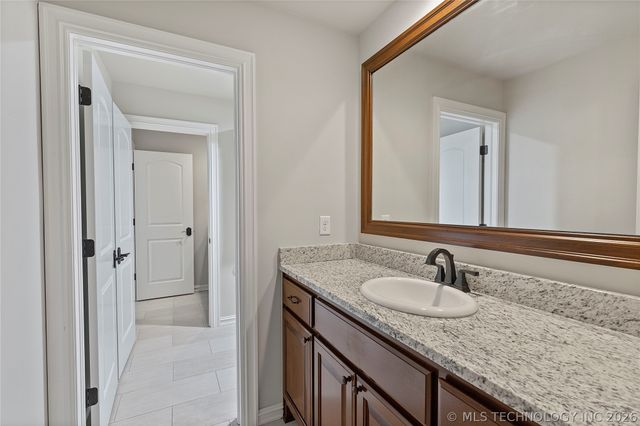 5104 W Birmingham Street, Broken Arrow, OK 74011