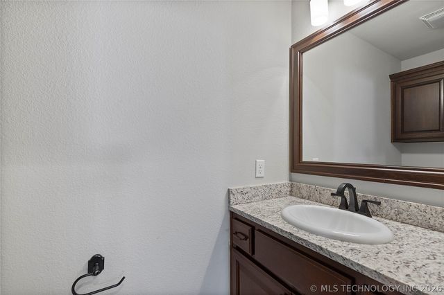 5104 W Birmingham Street, Broken Arrow, OK 74011