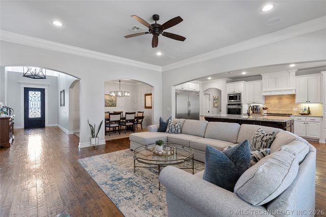 5104 W Birmingham Street, Broken Arrow, OK 74011