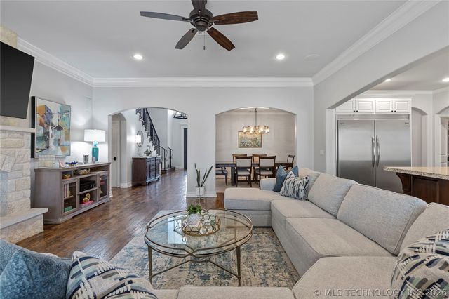 5104 W Birmingham Street, Broken Arrow, OK 74011