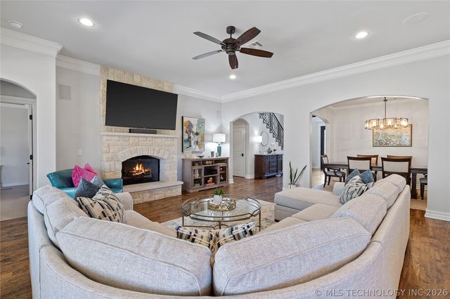 5104 W Birmingham Street, Broken Arrow, OK 74011