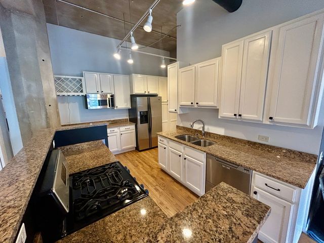 1327 W Washington Boulevard 2BC, Chicago, IL 60607