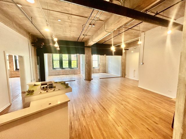 1327 W Washington Boulevard 2BC, Chicago, IL 60607