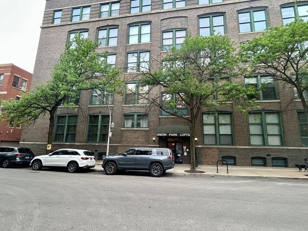 1327 W Washington Boulevard 2BC, Chicago, IL 60607
