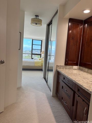 2101 Nuuanu Avenue I904, Honolulu, HI 96817