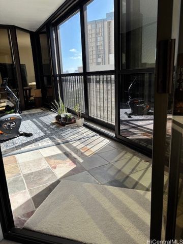 2101 Nuuanu Avenue I904, Honolulu, HI 96817