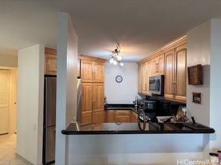 2101 Nuuanu Avenue I904, Honolulu, HI 96817