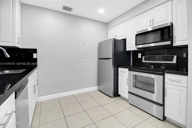 11740 SW 182nd Ter 1, Miami, FL 33177