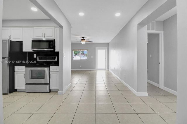 11740 SW 182nd Ter 1, Miami, FL 33177