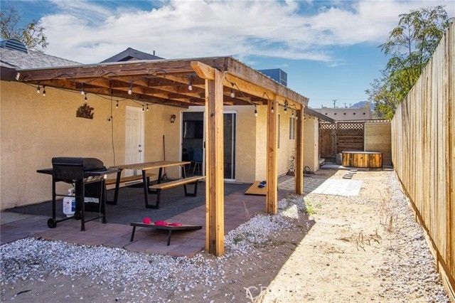 6886 Hillview, Joshua Tree, CA 92252