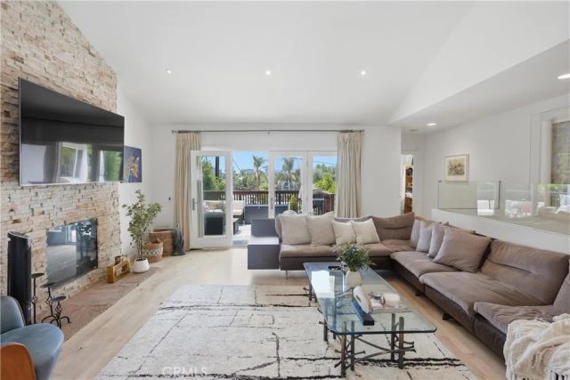 10335 Orton, Los Angeles, CA 90064
