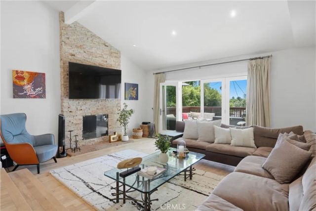 10335 Orton, Los Angeles, CA 90064