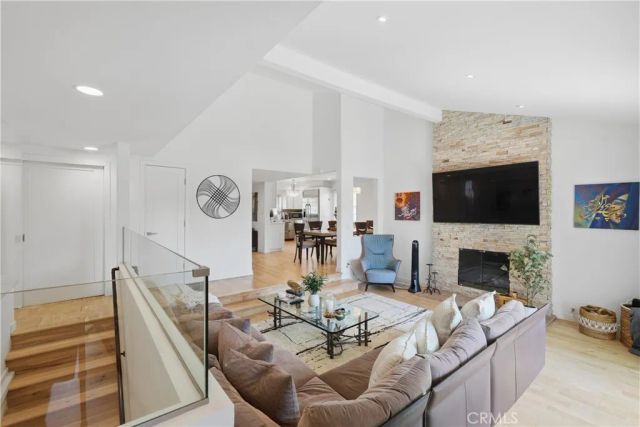 10335 Orton, Los Angeles, CA 90064