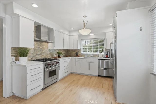 10335 Orton, Los Angeles, CA 90064