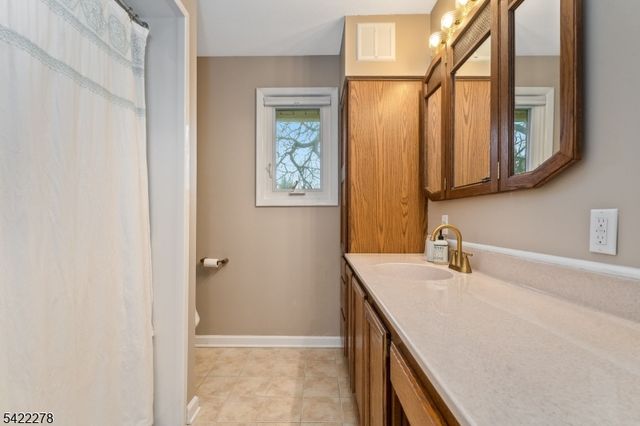 2 Mountain View Rd, Readington Twp., NJ 08889