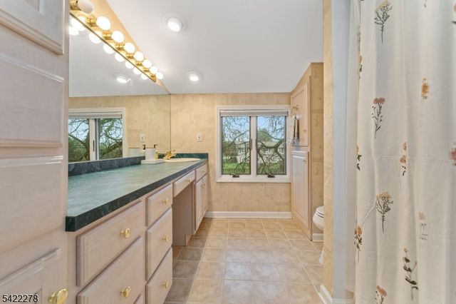 2 Mountain View Rd, Readington Twp., NJ 08889