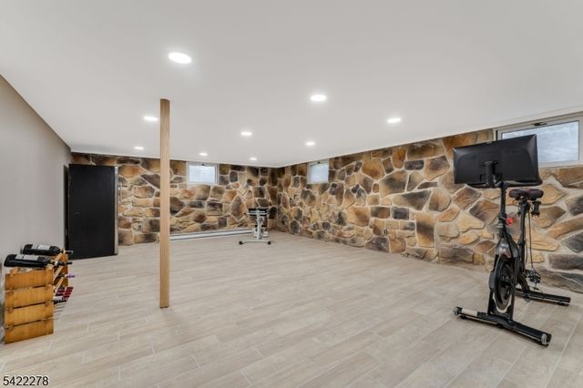 2 Mountain View Rd, Readington Twp., NJ 08889