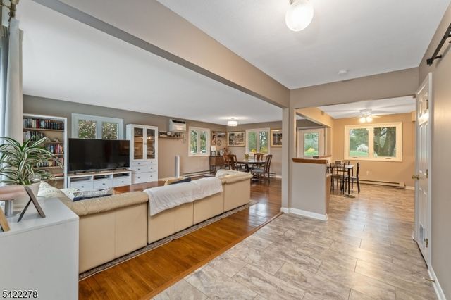 2 Mountain View Rd, Readington Twp., NJ 08889