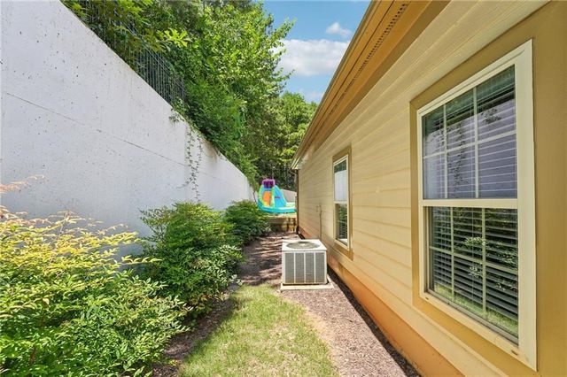 204 Oakleaf Drive, Acworth, GA 30102