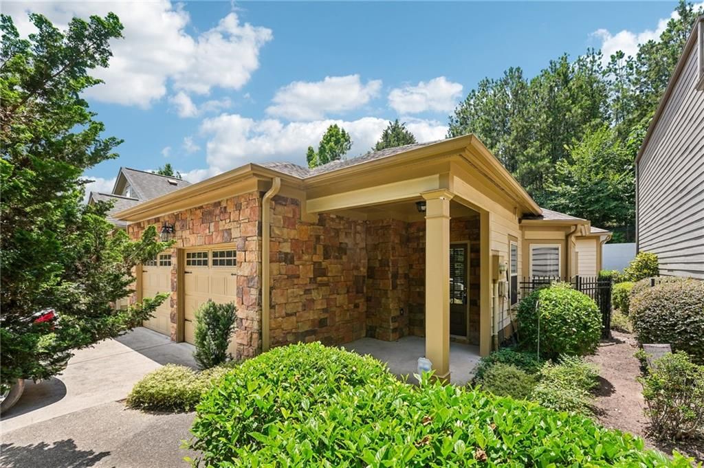 204 Oakleaf Drive, Acworth, GA 30102