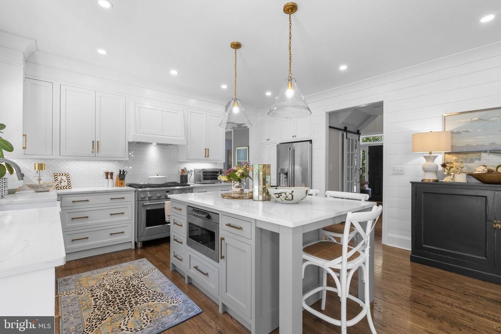 Image 15 of property listing at 4620 BRIGHTWOOD RD, Olney, MD 20832