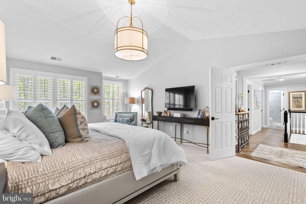 Image 32 of property listing at 4620 BRIGHTWOOD RD, Olney, MD 20832